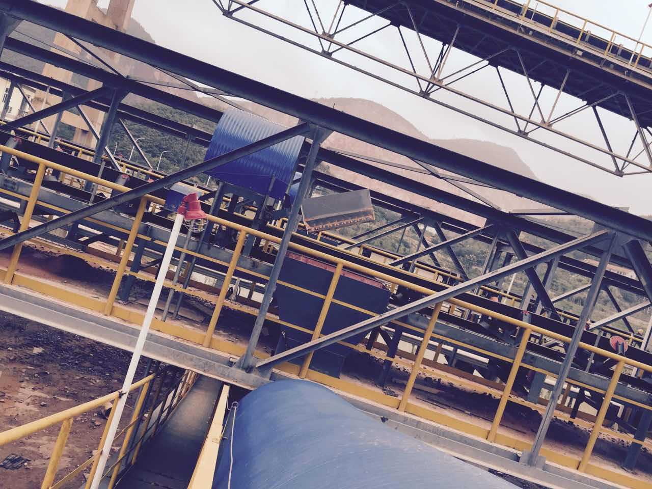 華新水泥(陽(yáng)新)骨料有限公司碼頭皮帶機(jī)廊道封閉項(xiàng)目